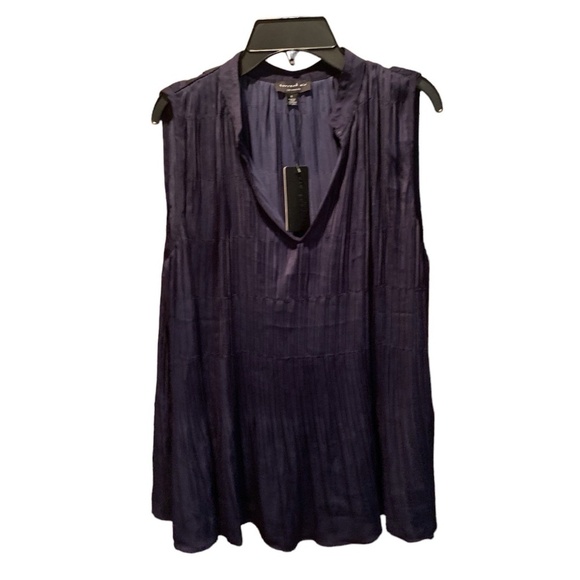 Current Air Sleeveless Pleated V-neck Blouse in Navy Small NWT - Picture 1 of 6